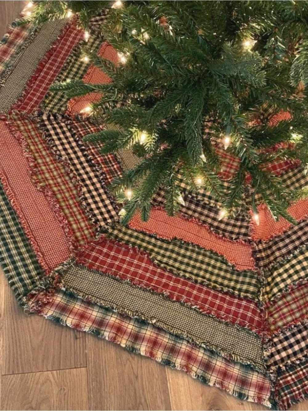 Handmade Plaid Patchwork Christmas Tree Skirt in Red, Green, Tan